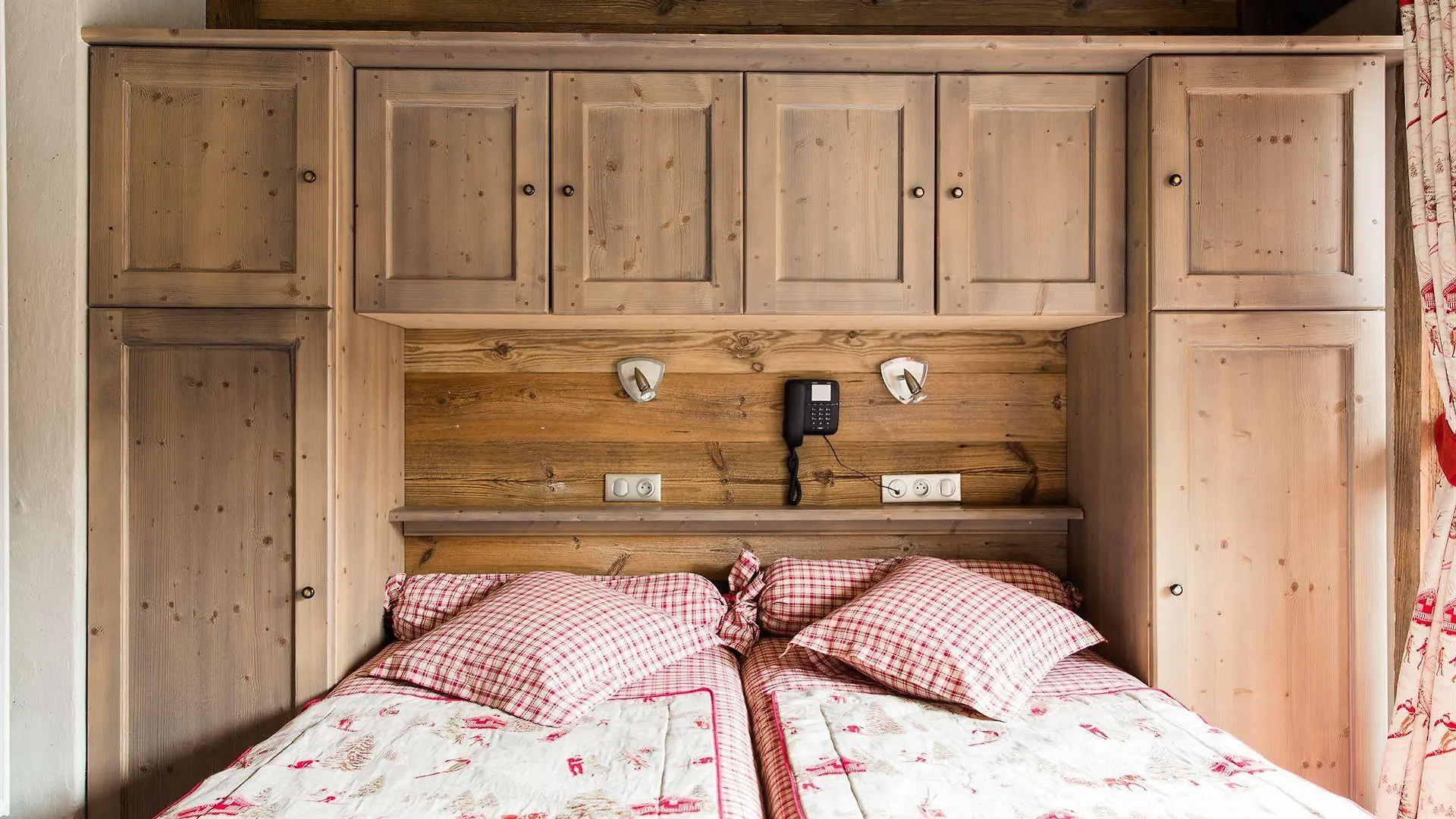 Alpen Roc Hotel Morzine 3*,